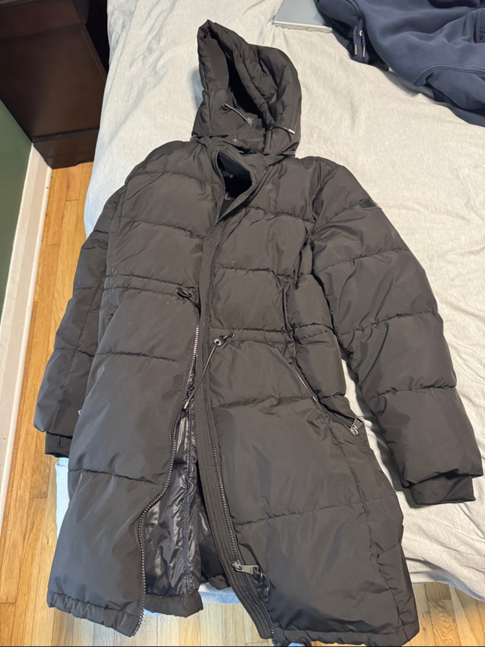 DKNY Women's Black Puffer Coat with Hood - Brand Unspecified
